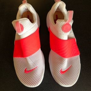 Nike Girls Shoes Size 5Y